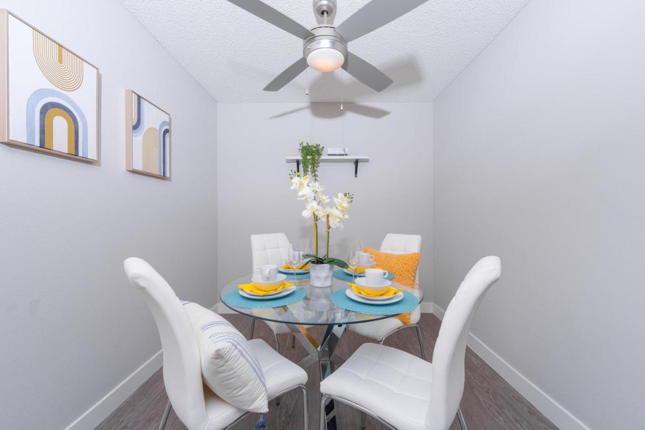 Universal Studios 8 Min Drive Two Bedroom Apartment With Free Parking Los Angeles Kültér fotó